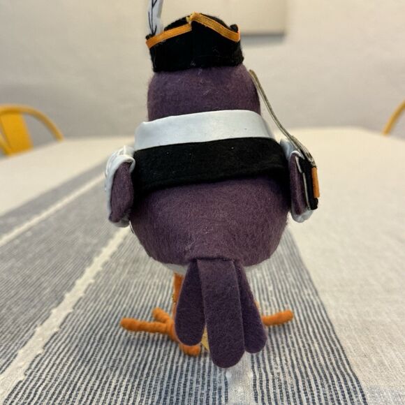 Target Spritz Bird Hyde & Eek 2020 Featherly Friends CLIPPER Halloween Pirate - Picture 3 of 6